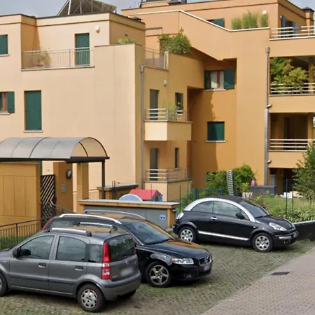 Apartment Gloria's Gardenia Retreat Como
