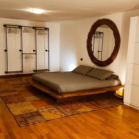 Gloria's Gardenia Retreat Apartment Como