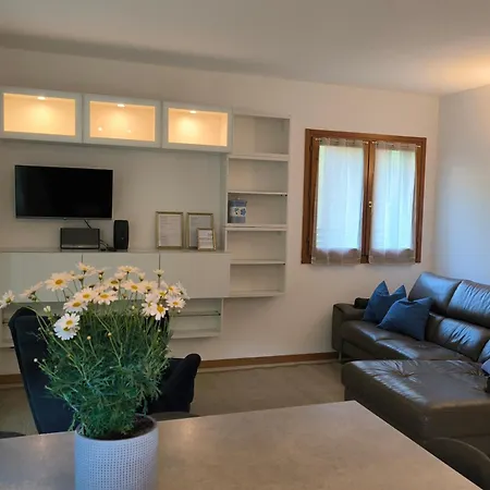 Gloria's Gardenia Retreat *